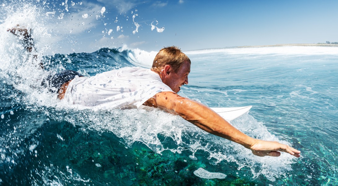 Quelles sont les étapes pour réaliser un take off en surf ?