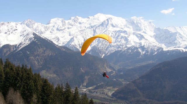 Parapente : un sport de montagne vertigineux