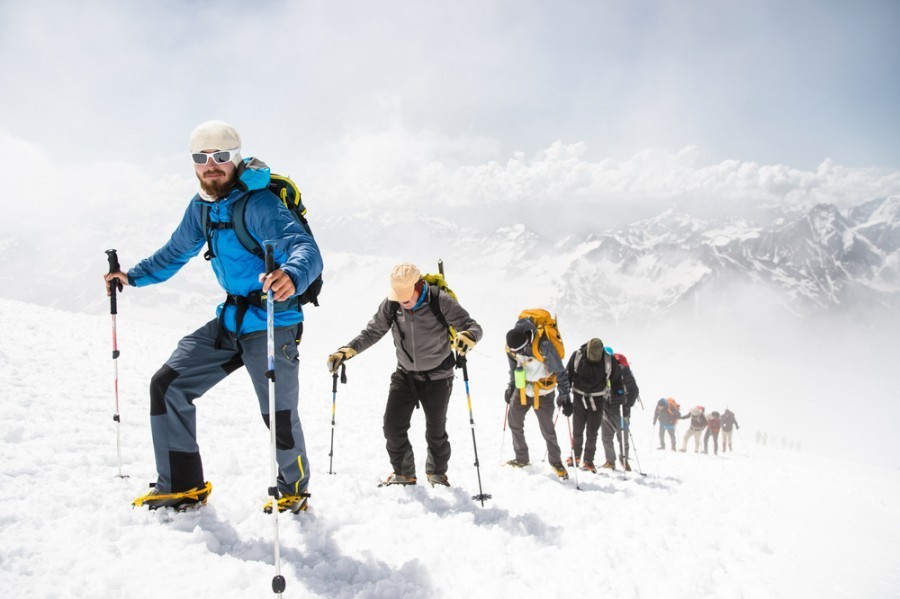 Quels sont les besoins spécifiques de la randonnée en montagne ?