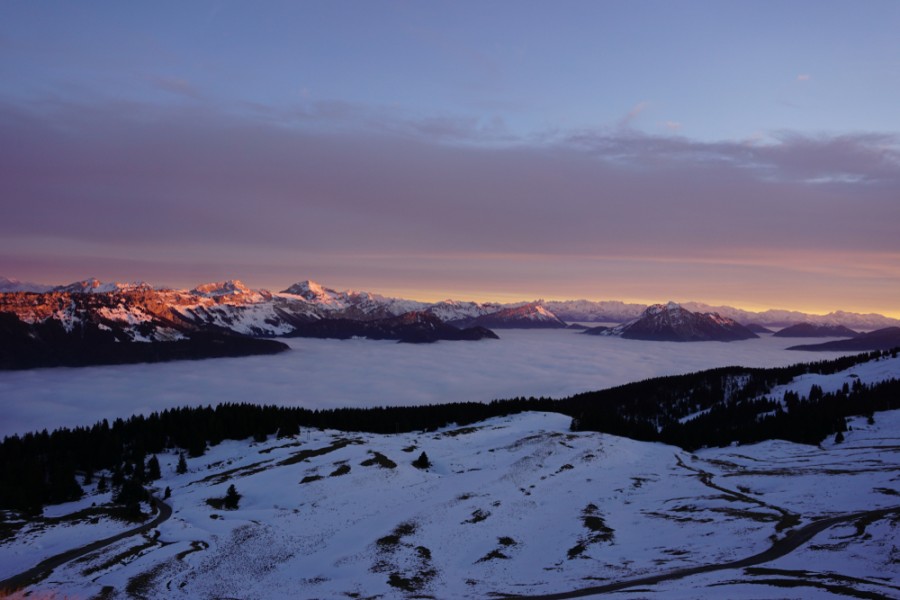 Quels sont les équipements nécessaires pour faire de la randonnée au col du Semnoz ?